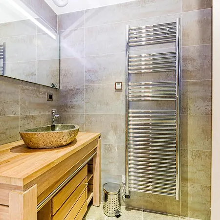 Homency - La Biche Apartment